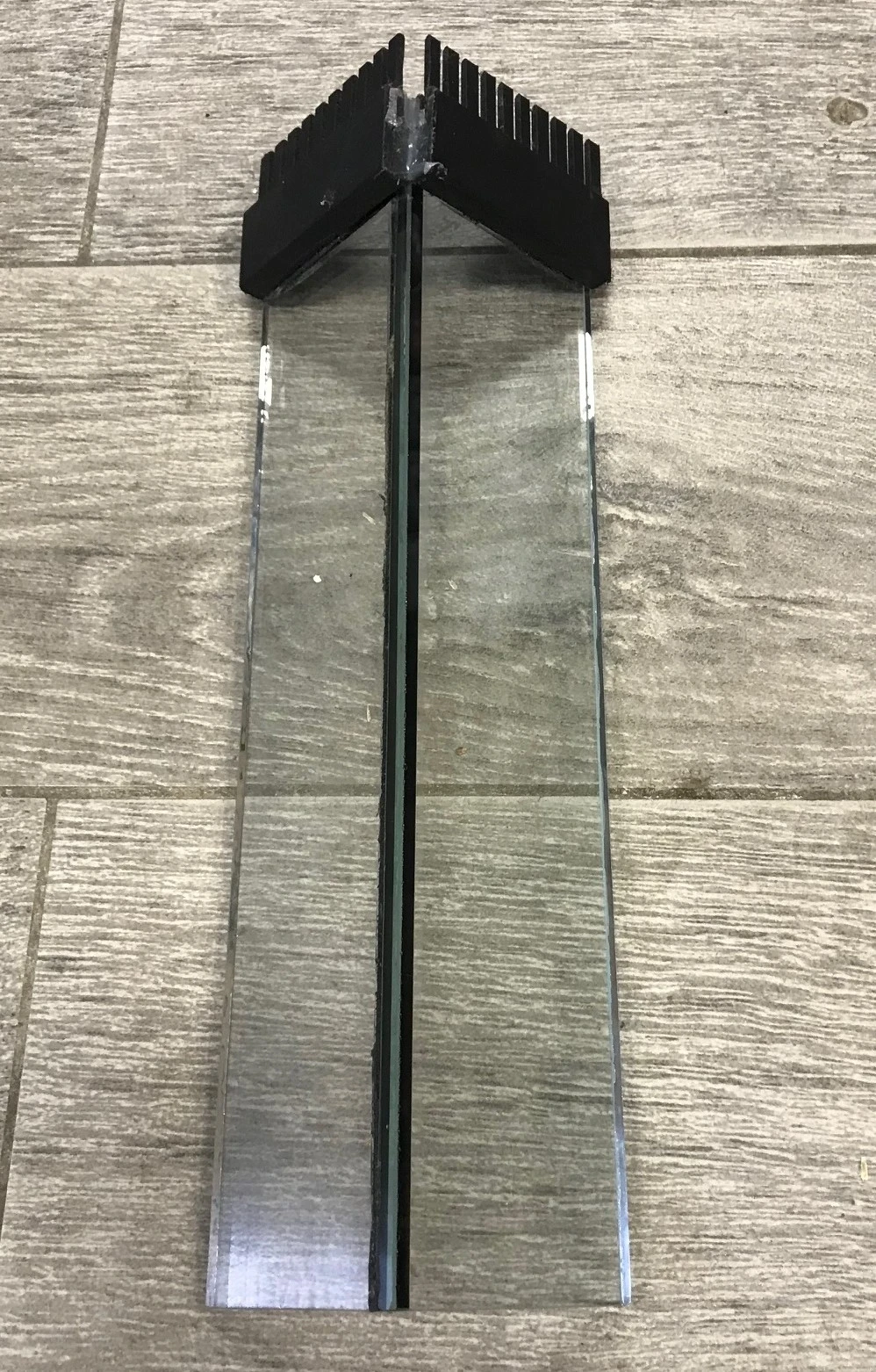 Overløbskasse med kam 8 x 8 x 36 cm